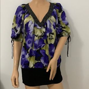 Karen Kane Woman’s Top.